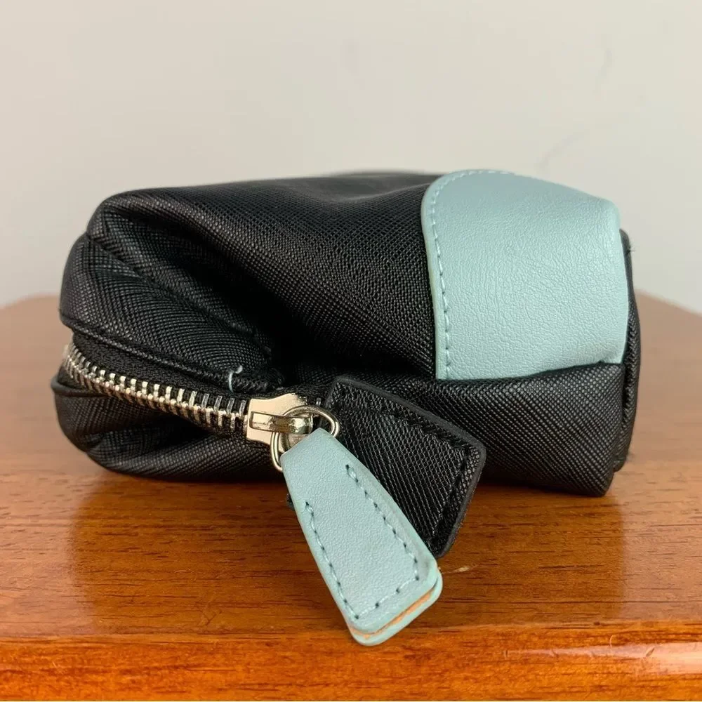 Bric’s exclusively for Qatar airways cosmetic small pouch bag